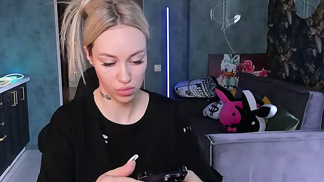 Blckmirrorr online show from April 25, 2:58 am