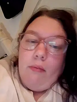 Sexycurvyemilyy online show from November 27, 1:19 am