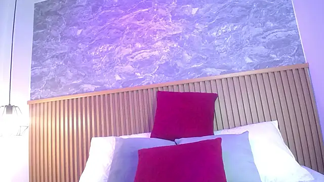 victoria  milf  online show from October 14, 8:11 pm