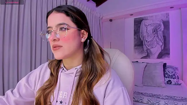 nathalie rivers online show from March 26, 11:23 am