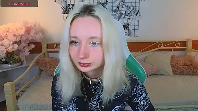 Katia Kim online show from April 15, 5:19 am