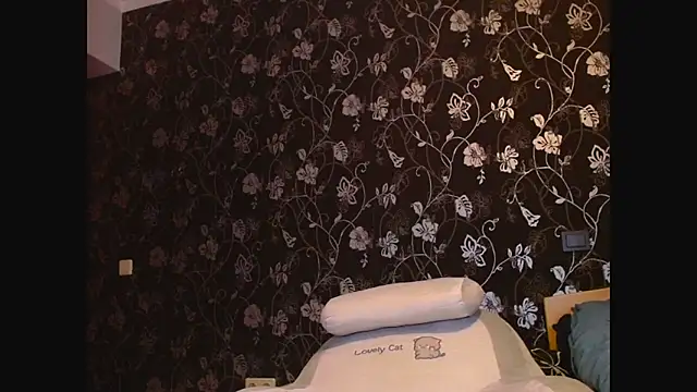 Sophi Cute online show from December 22, 1:03 pm