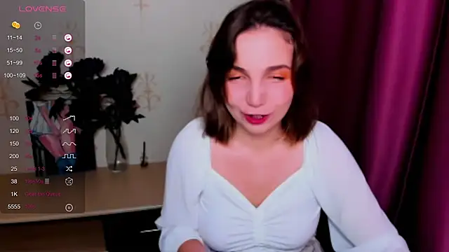 KindHazelHere  online show from September 11, 5:24 pm