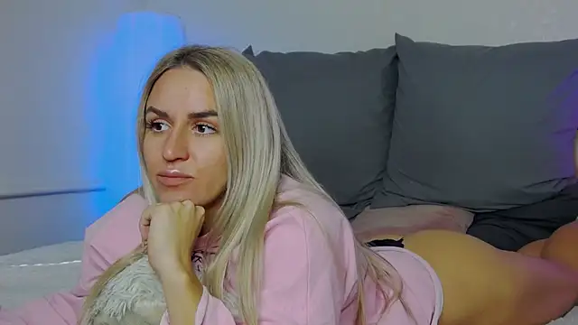 SofiJames online show from October 1, 7:02 am