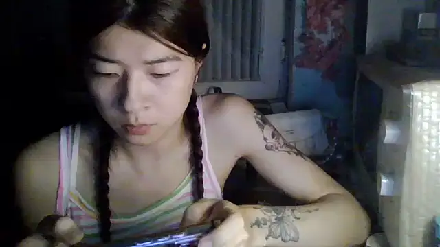 CarlyJoy online show from June 13, 4:37 pm