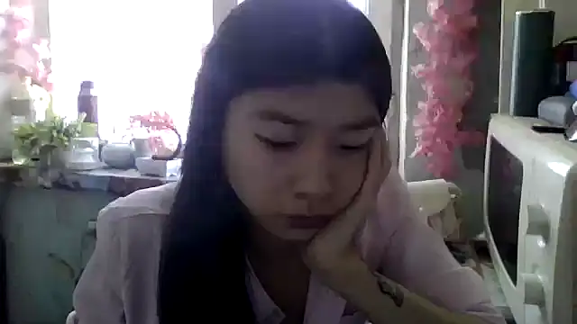 CarlyJoy online show from April 11, 11:03 am