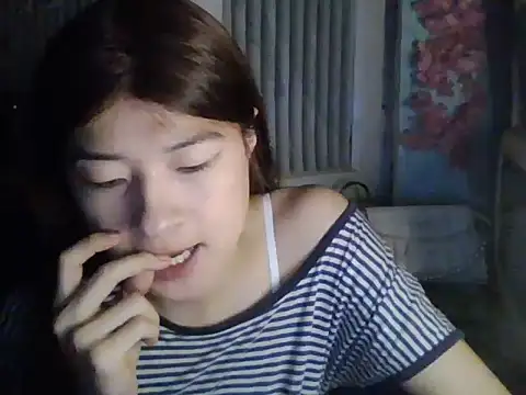 CarlyJoy online show from June 4, 4:00 pm