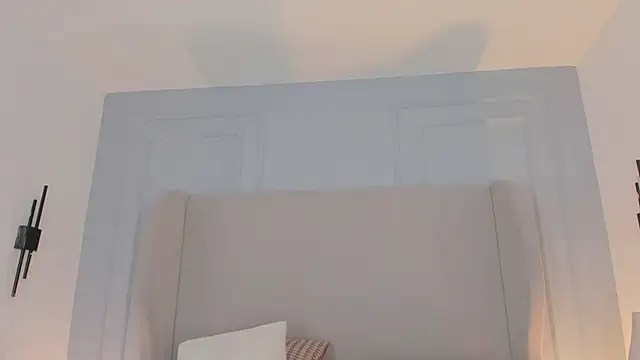 chloe d online show from March 31, 2:06 pm