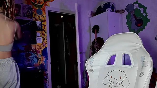 Sunny Mouse  online show from October 2, 5:40 pm