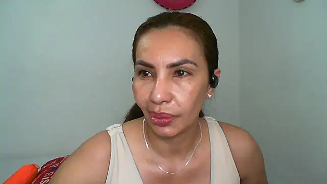 salome  milf online show from February 8, 11:51 pm