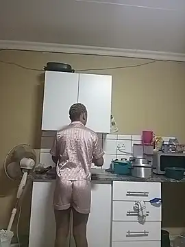 ShooingBunch online show from April 8, 2:52 pm