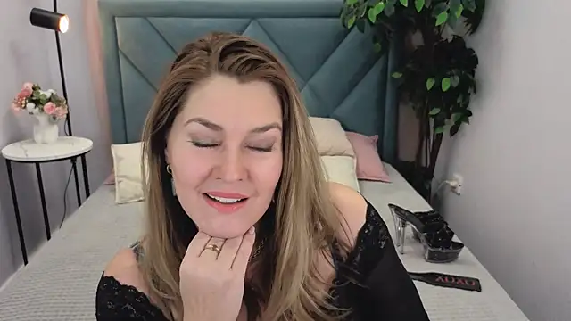 Adele Russo online show from January 11, 4:45 pm