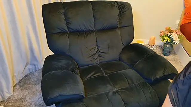 maggiemilff online show from March 10, 5:33 am