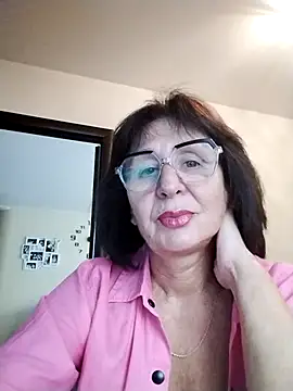 AlbinaXPretty online show from October 6, 9:15 am