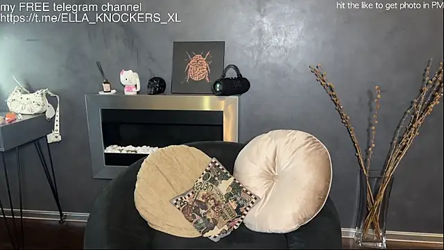 Snapshot of ella_knockers_xl chatting on October 26, 12:55 pm ella knockers xl online show from October 26, 12:55 pm