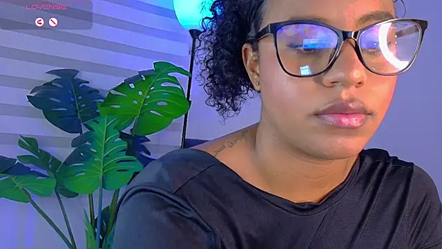 charlotteeruss online show from October 31, 4:36 am