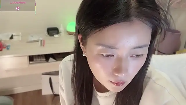 A-xena online show from December 5, 2:33 am