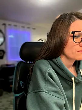 LadyLena1 online show from November 26, 12:11 am