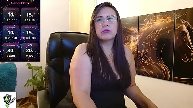 amalia brunette online show from September 19, 10:42 pm