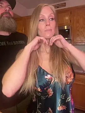 ItsDanniG online show from January 17, 3:14 am