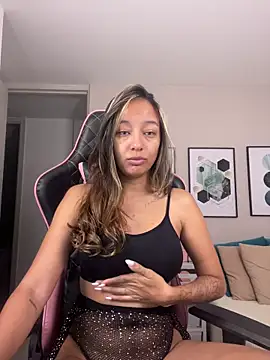 DianaHopson online show from November 25, 10:39 am