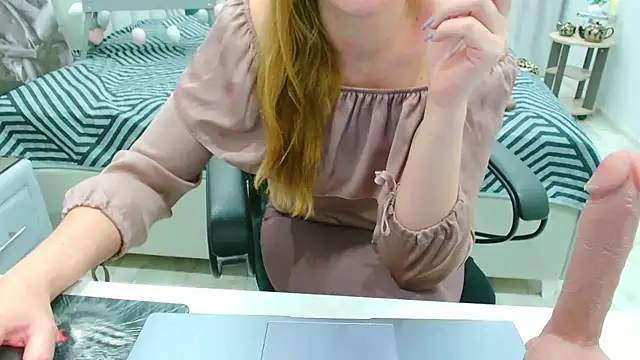 EveLove33 online show from April 5, 4:50 pm