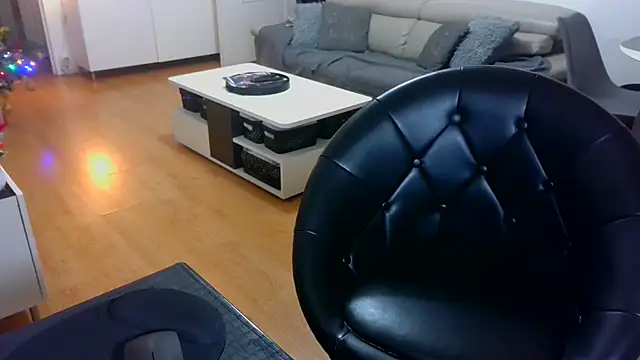 sarametisse26 online show from December 15, 7:02 am