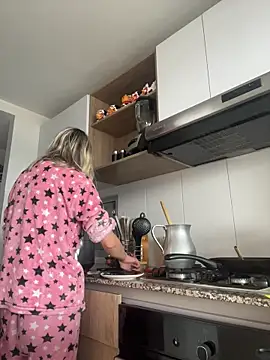 Ameellie online show from October 12, 4:31 pm