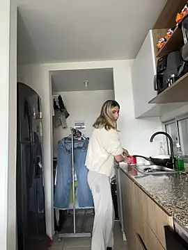 Ameellie online show from October 29, 4:09 pm