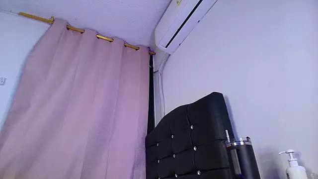 Mia depp online show from February 18, 6:01 am