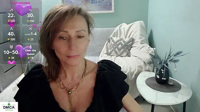 Snapshot of HornyMilf_777 chatting on October 21, 7:34 am HornyMilf 777 online show from October 21, 7:34 am