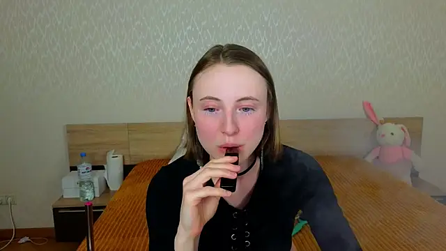 Cowell Adelina online show from April 4, 9:30 am