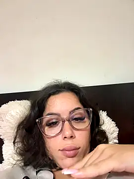 Snapshot of LovelyJulliette chatting on October 20, 9:18 pm LovelyJulliette online show from October 20, 9:18 pm