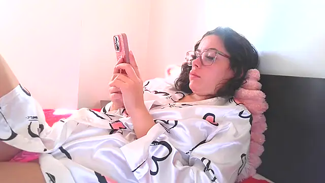 Snapshot of LovelyJulliette chatting on October 22, 12:10 pm LovelyJulliette online show from October 22, 12:10 pm