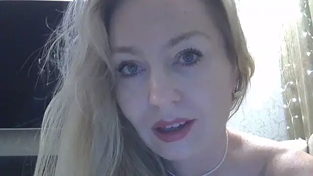 ZarinaSwift online show from November 30, 10:52 am