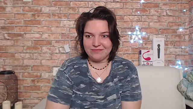 Amelia Kiss  online show from October 2, 12:59 am