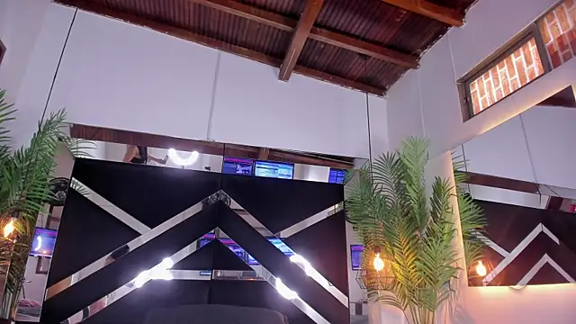 emily-fox online show from November 4, 12:43 pm