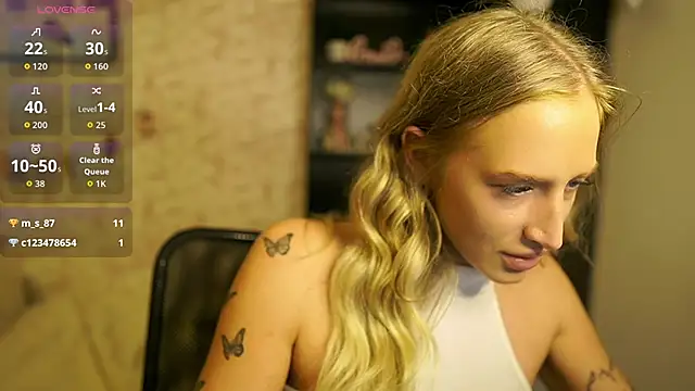 Nicolette  Shea  online show from October 18, 8:39 am