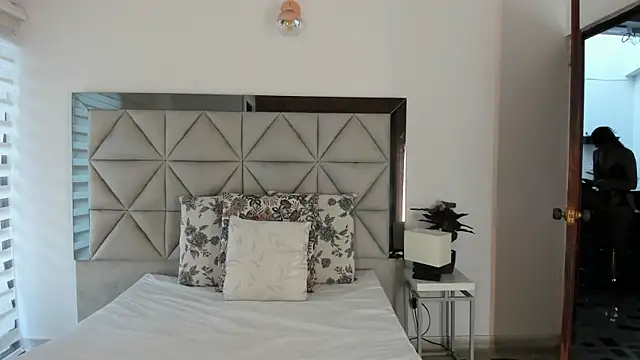 nina pons online show from October 2, 9:20 pm