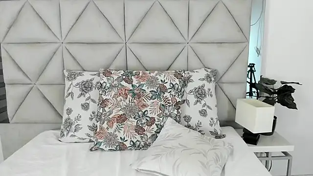 nina pons online show from October 23, 11:22 pm