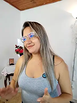 valeriahunter1 online show from May 5, 10:02 pm