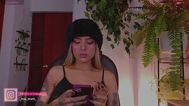 Yeriawaddell  online show from March 29, 12:09 am