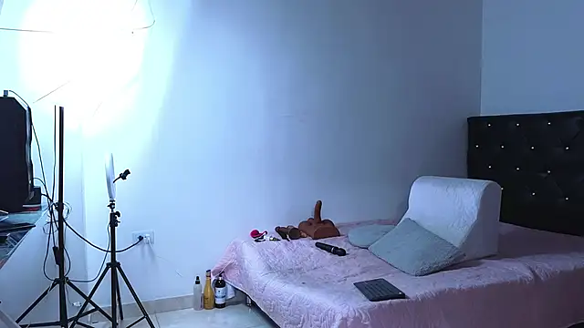 tatiana big ass boobs online show from October 15, 5:48 pm