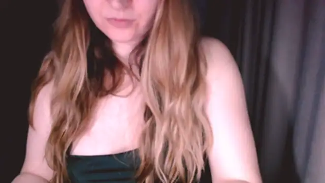 fiona cute 2 online show from April 6, 8:10 pm