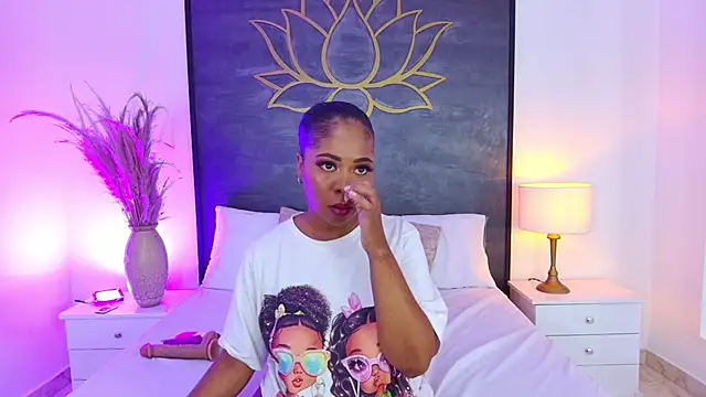 AlisonTravis online show from July 11, 4:12 am