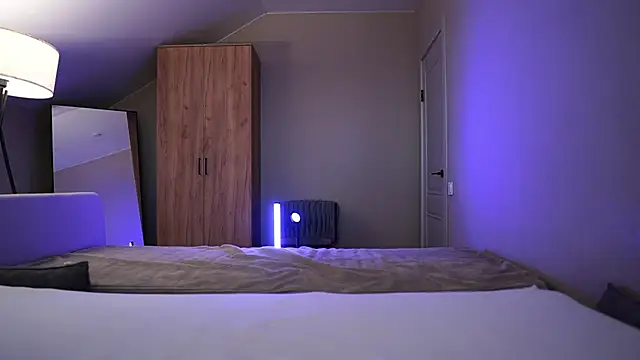 VikkiLustfull online show from March 20, 2:44 pm