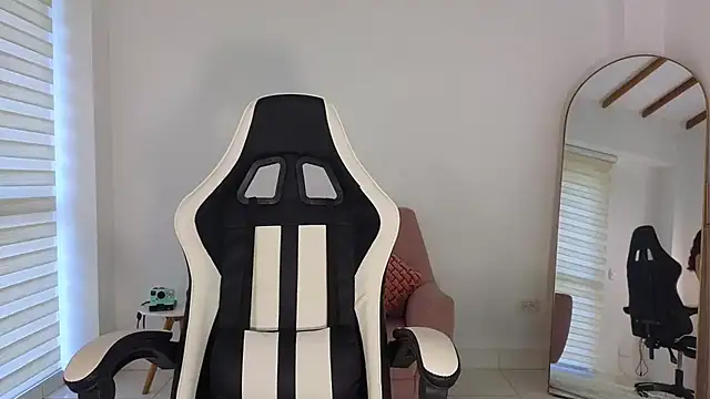 KristennBlue online show from September 13, 9:12 pm