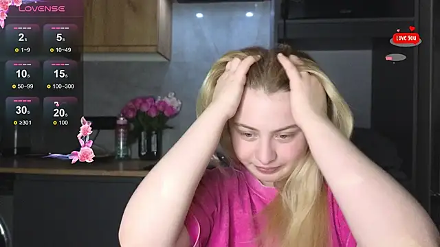 shy blondiee online show from February 18, 9:14 pm