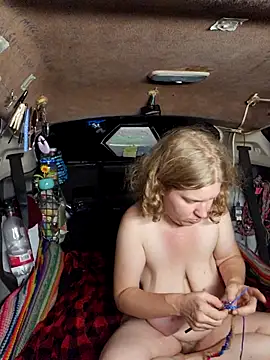 Snapshot of Evalain_shadow chatting on October 2, 2:05 am Evalain shadow online show from October 2, 2:05 am