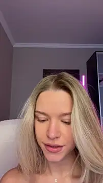 JessIsLove online show from February 6, 5:00 am